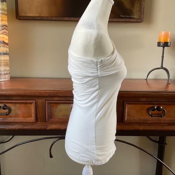Bra Tops Sri Lanka One-Shoulder Camisole. White. Size XS - Picture 6 of 8